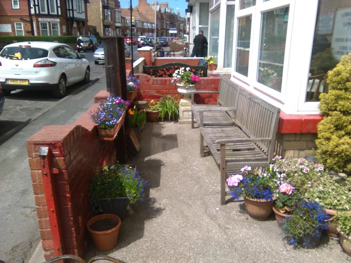 Leeds House Guest House Bridlington Esterno foto